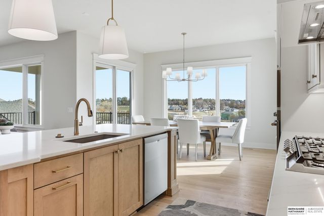 10109 Laramie Street, Papillion, NE 68046