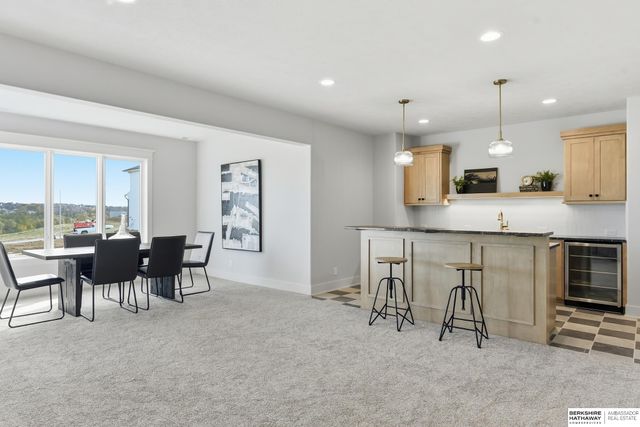 10109 Laramie Street, Papillion, NE 68046