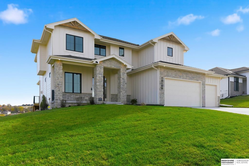 10109 Laramie Street, Papillion, NE 68046