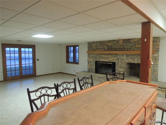 6 Willow Circle Drive, Greenville, IL 62246