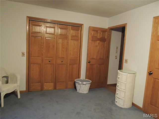 6 Willow Circle Drive, Greenville, IL 62246