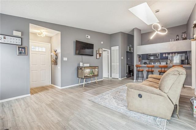 4175 Thalia Station Cir Unit 204, Virginia Beach, VA 23452