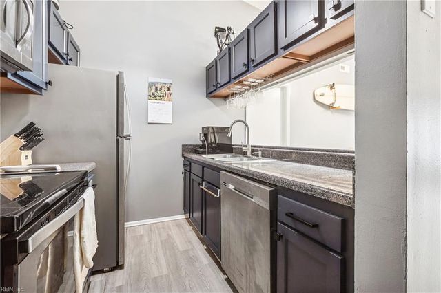 4175 Thalia Station Cir Unit 204, Virginia Beach, VA 23452