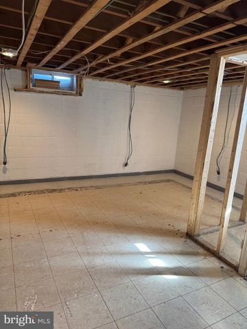 1215 MILLTOWN RD, Wilmington, DE 19808