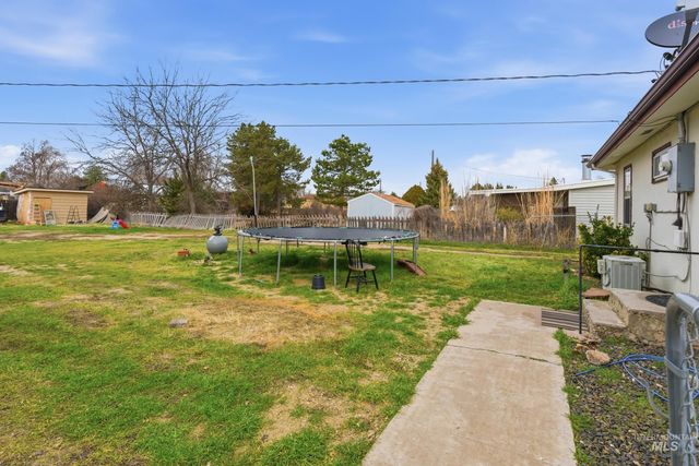 1815 S Ash Park Ln, Boise, ID 83709