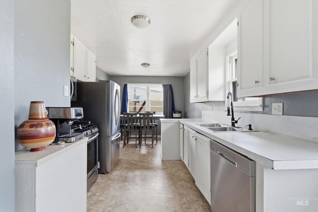 1815 S Ash Park Ln, Boise, ID 83709