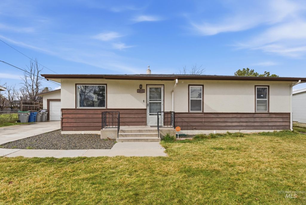 1815 S Ash Park Ln, Boise, ID 83709