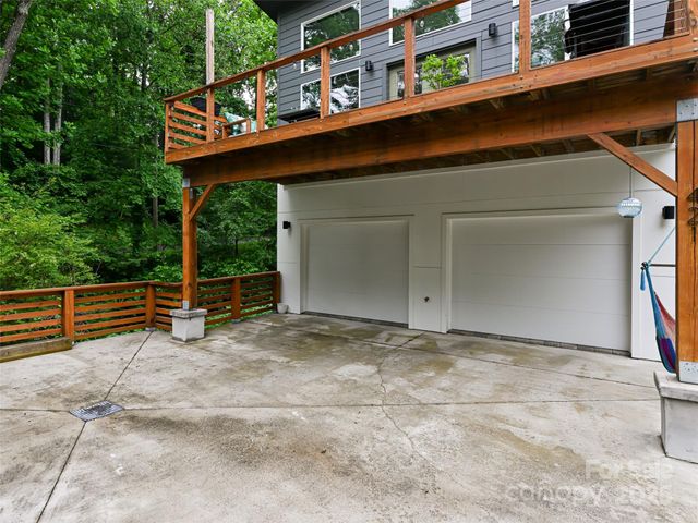 421 Sand Hill Road, Asheville, NC 28806