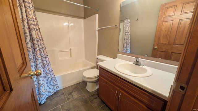 2725 Sweet Cider Road, Fort Wayne, IN 46818