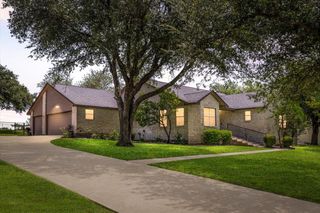 308 Morningside CIR, Hutto, TX 78634
