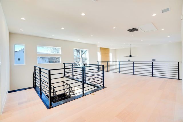 3611 S Versailles Avenue, Dallas, TX 75209