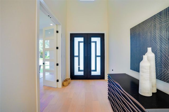 3611 S Versailles Avenue, Dallas, TX 75209