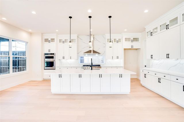 3611 S Versailles Avenue, Dallas, TX 75209