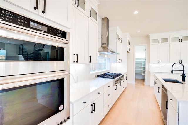 3611 S Versailles Avenue, Dallas, TX 75209