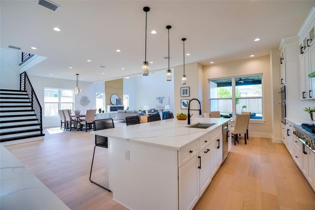 3611 S Versailles Avenue, Dallas, TX 75209