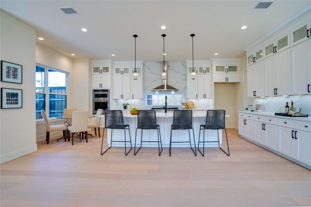 3611 S Versailles Avenue, Dallas, TX 75209