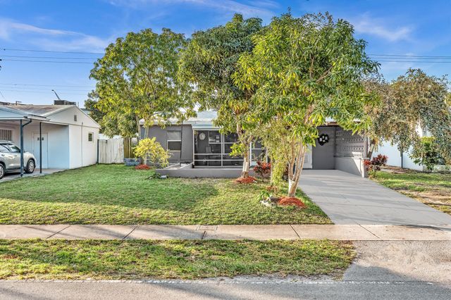 490 NE 51st Street, Oakland Park, FL 33334