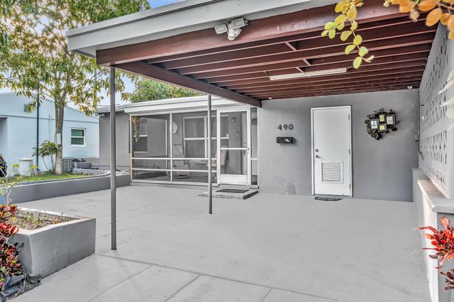 490 NE 51st Street, Oakland Park, FL 33334