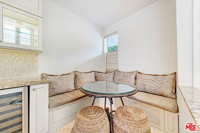171 N Church Lane PH10, Los Angeles, CA 90049