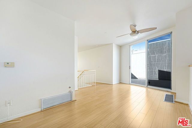 171 N Church Lane PH10, Los Angeles, CA 90049