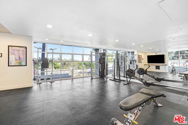 171 N Church Lane PH10, Los Angeles, CA 90049