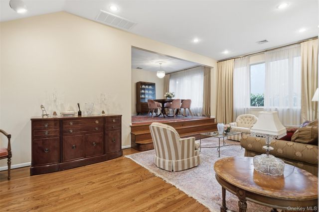 15 Hershel Terrace, Monsey, NY 10952