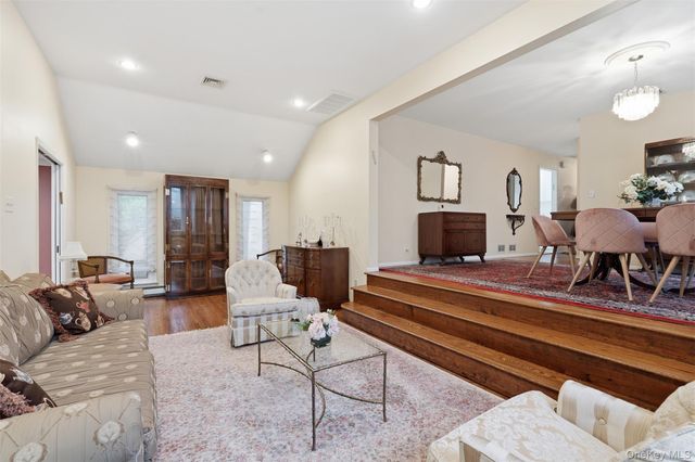 15 Hershel Terrace, Monsey, NY 10952