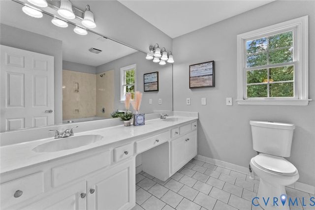 1402 Davis Ln, Hopewell, VA 23860