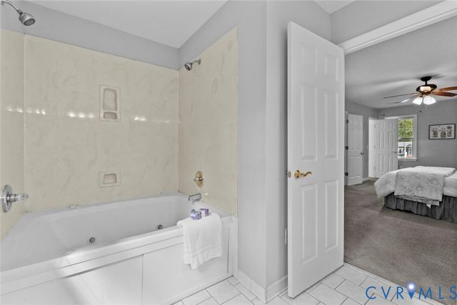 1402 Davis Ln, Hopewell, VA 23860