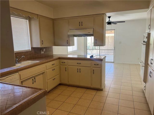771 S Thompson, Hemet, CA 92543