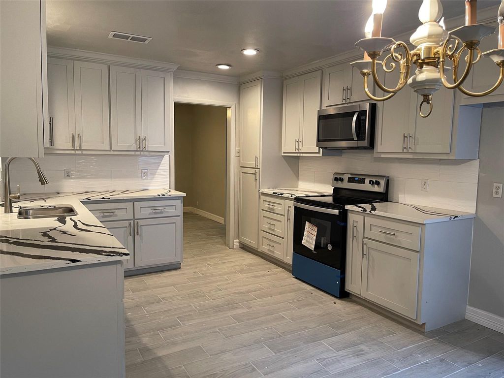 5131 Indigo Street, Houston, TX 77096