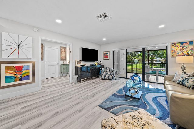 42 STRATFORD Lane W D, Boynton Beach, FL 33436