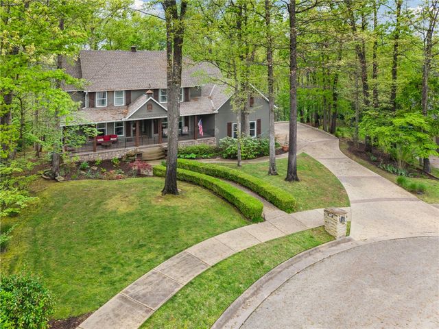 2017 NW Desoto Drive, Bentonville, AR 72712