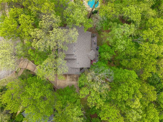 2017 NW Desoto Drive, Bentonville, AR 72712