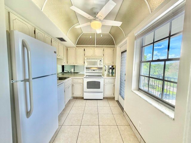 2800 N Palm Aire Drive Unit 404, Pompano Beach, FL 33069