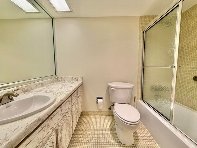 2800 N Palm Aire Drive Unit 404, Pompano Beach, FL 33069