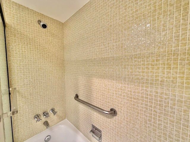 2800 N Palm Aire Drive Unit 404, Pompano Beach, FL 33069