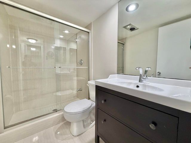 2800 N Palm Aire Drive Unit 404, Pompano Beach, FL 33069