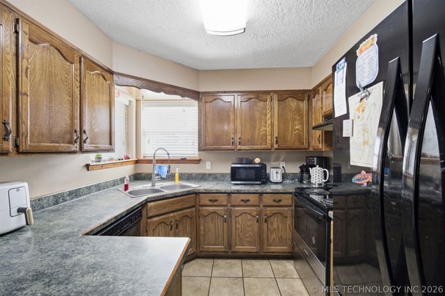 8329 N 118th East Avenue, Owasso, OK 74055