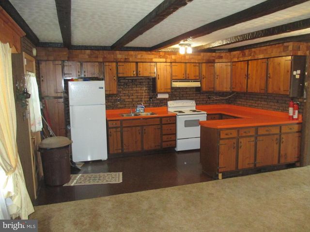 101 HOWDYSHELL HILL RD, Keyser, WV 26726