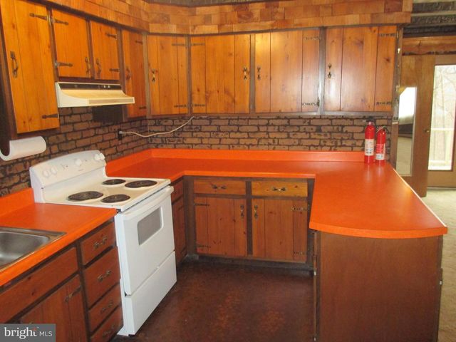 101 HOWDYSHELL HILL RD, Keyser, WV 26726