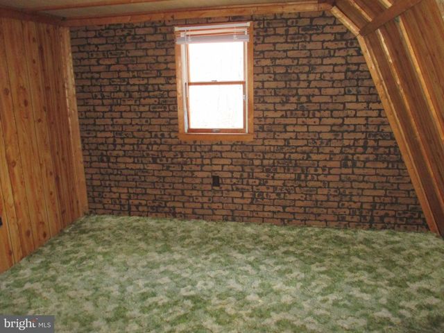 101 HOWDYSHELL HILL RD, Keyser, WV 26726