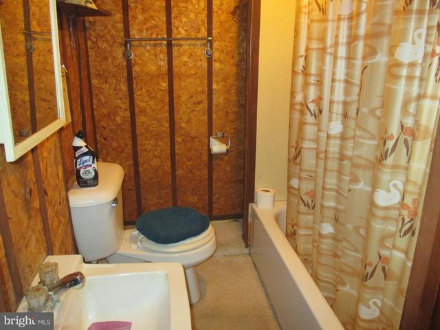 101 HOWDYSHELL HILL RD, Keyser, WV 26726