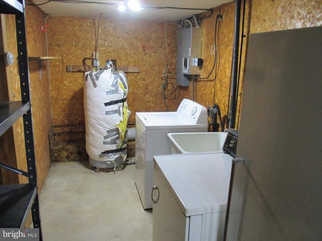 101 HOWDYSHELL HILL RD, Keyser, WV 26726