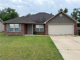 403 Riley Drive, Alma, AR 72921