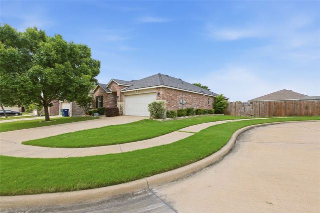 105 Honeysuckle Court, Fate, TX 75189