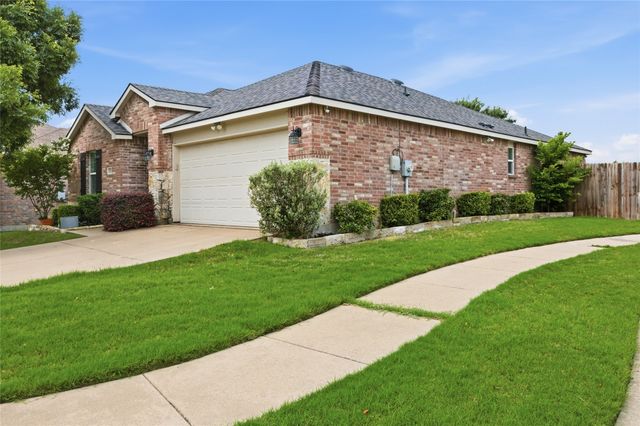 105 Honeysuckle Court, Fate, TX 75189