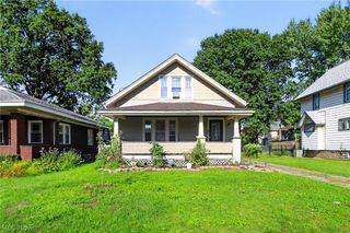 568 Oak Knoll Avenue SE, Warren, OH 44483