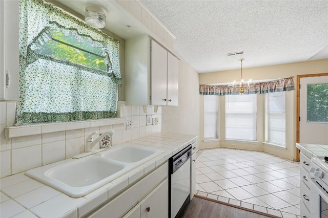 4401 S 4th Street, Broken Arrow, OK 74011