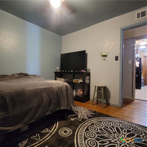 706 S 1st Street, Copperas Cove, TX 76522